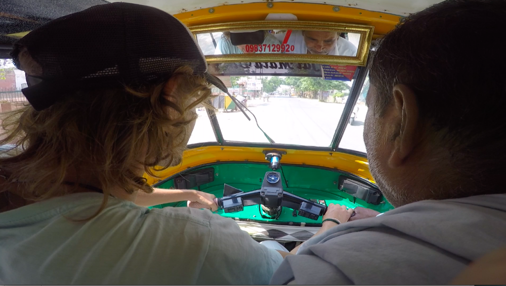 driving-tuktuk